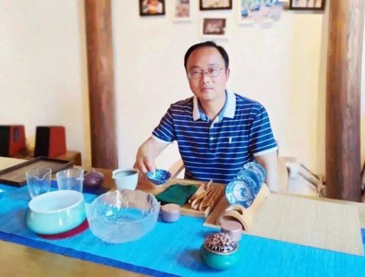 富阳作家巴克:《亲爱的租客》之后又出版小说集《小娟》_杭州_方格子