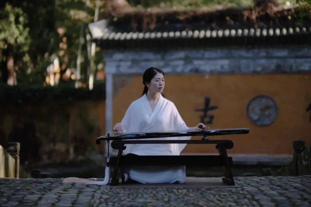 天台美女陈丹霞到绍兴琴筝传艺20年!_古琴_艺术_浙江