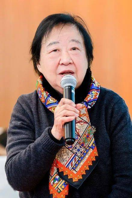 黄敏丽教授,曹斌融教授及张绍芬教授分别进行了精彩点评.