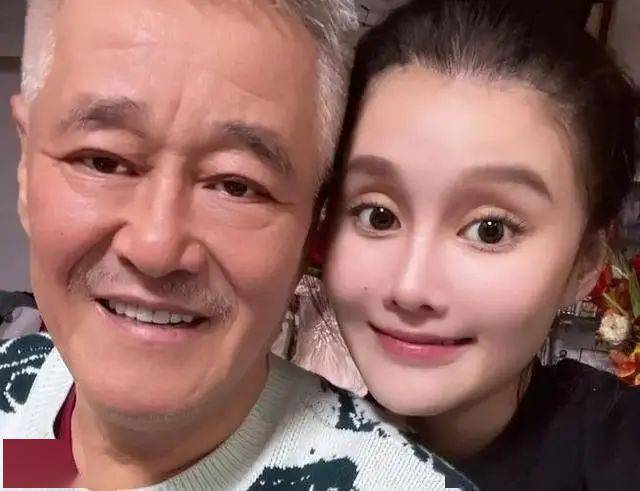 赵本山27岁女儿喜得贵子!