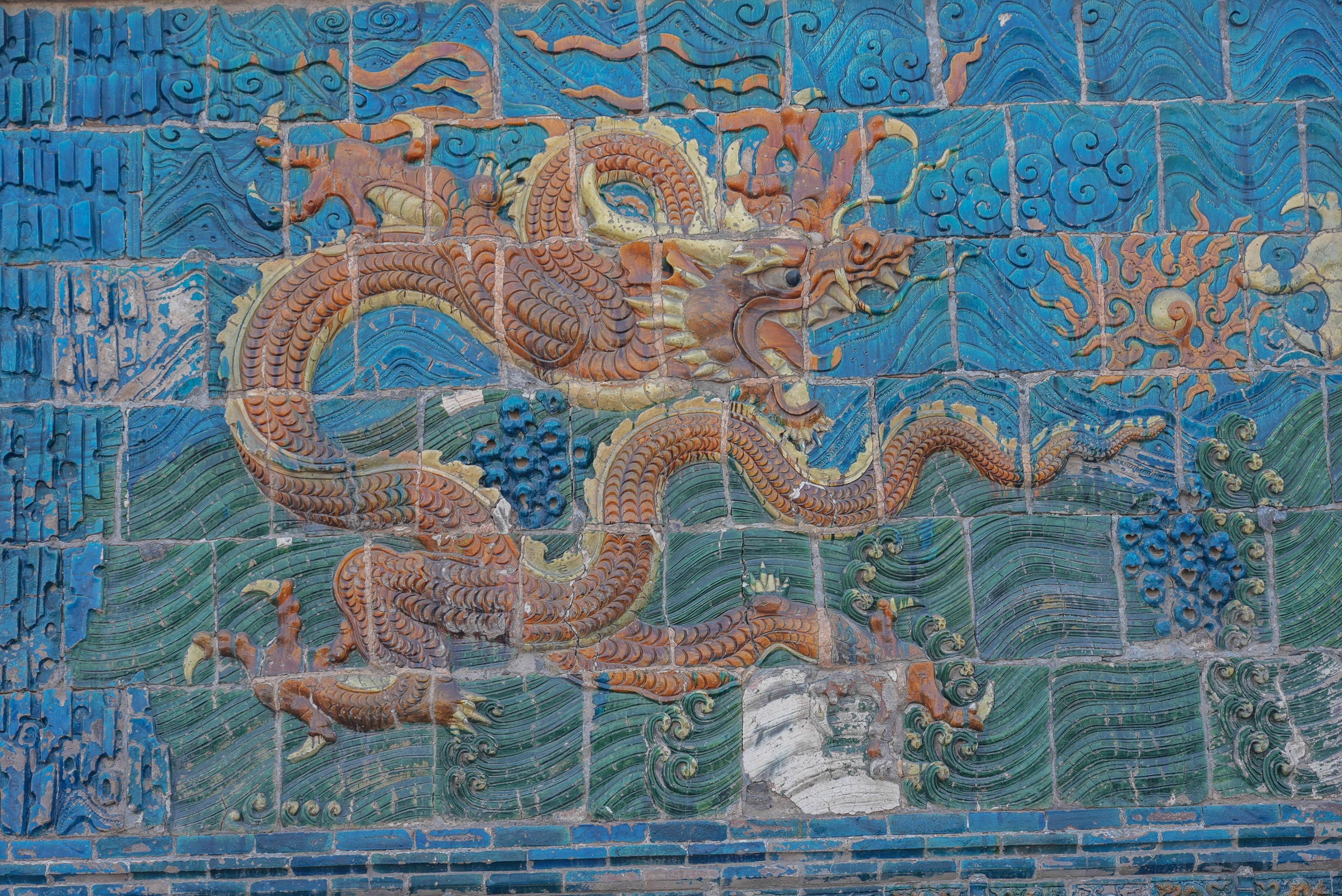 穿越时空的奇遇:大同九龙壁的传说与雄伟之美_历史_琉璃_中国