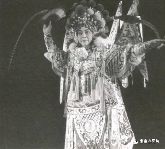 梅蘭芳1956年在南京人民大會堂公演時的珍貴老照片_先生_表演_演出