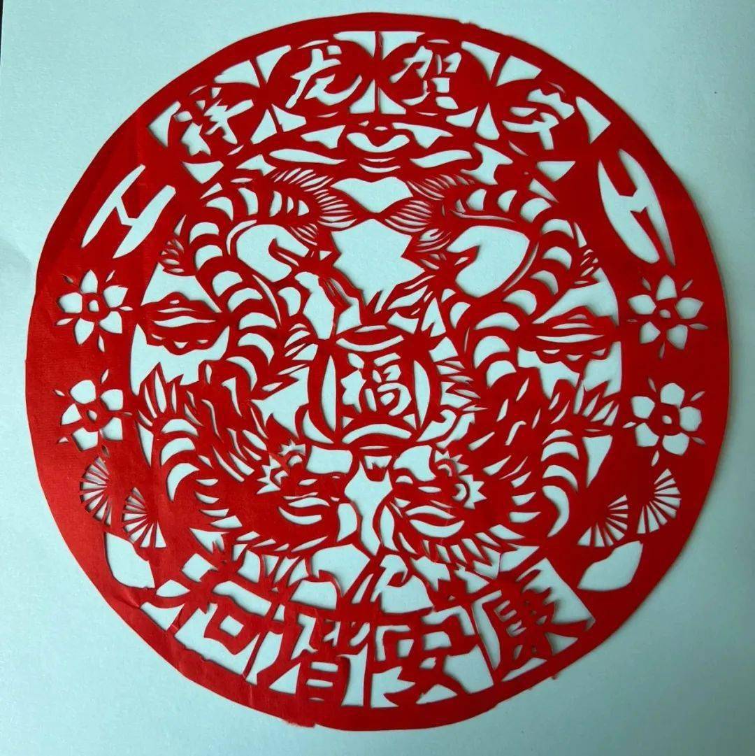 文明校园丨杨柳青镇第一小学开展"喜迎龙年,剪出风采"主题剪纸迎春