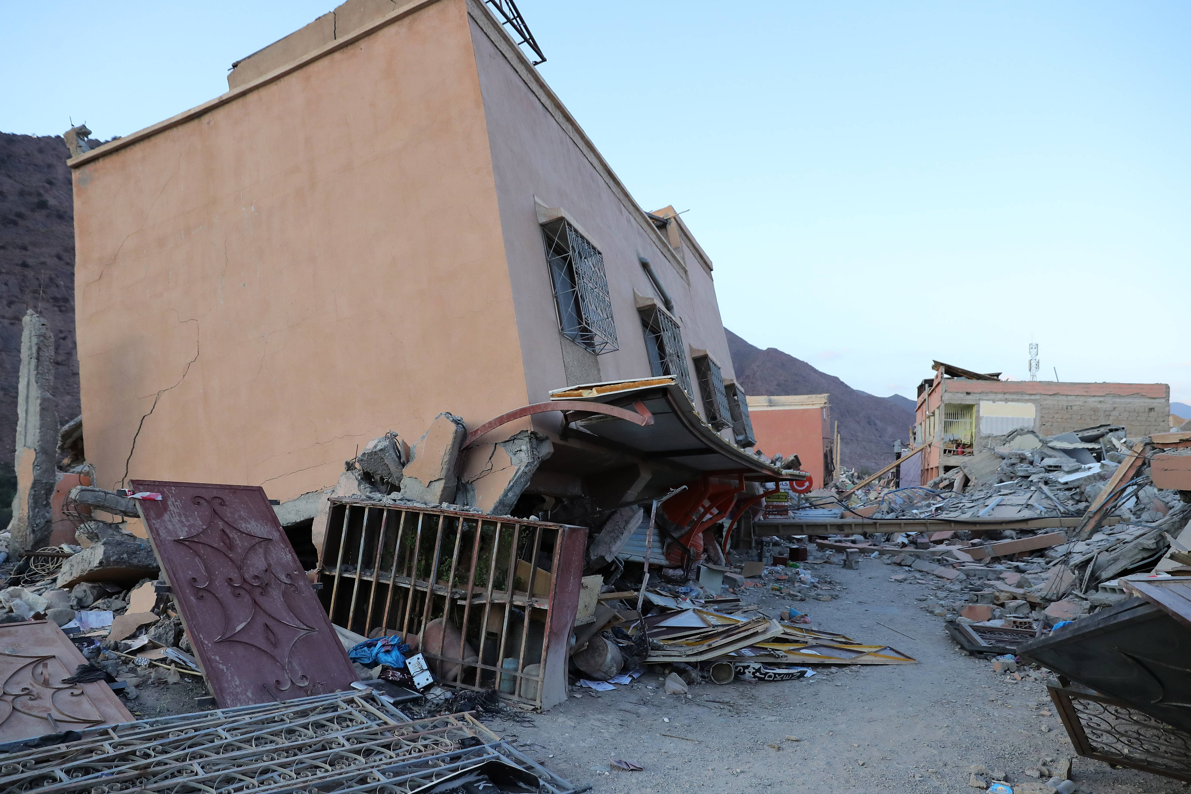 我在现场·照片背后的故事丨"跌宕起伏"的中东,令人唏嘘_地震_震中