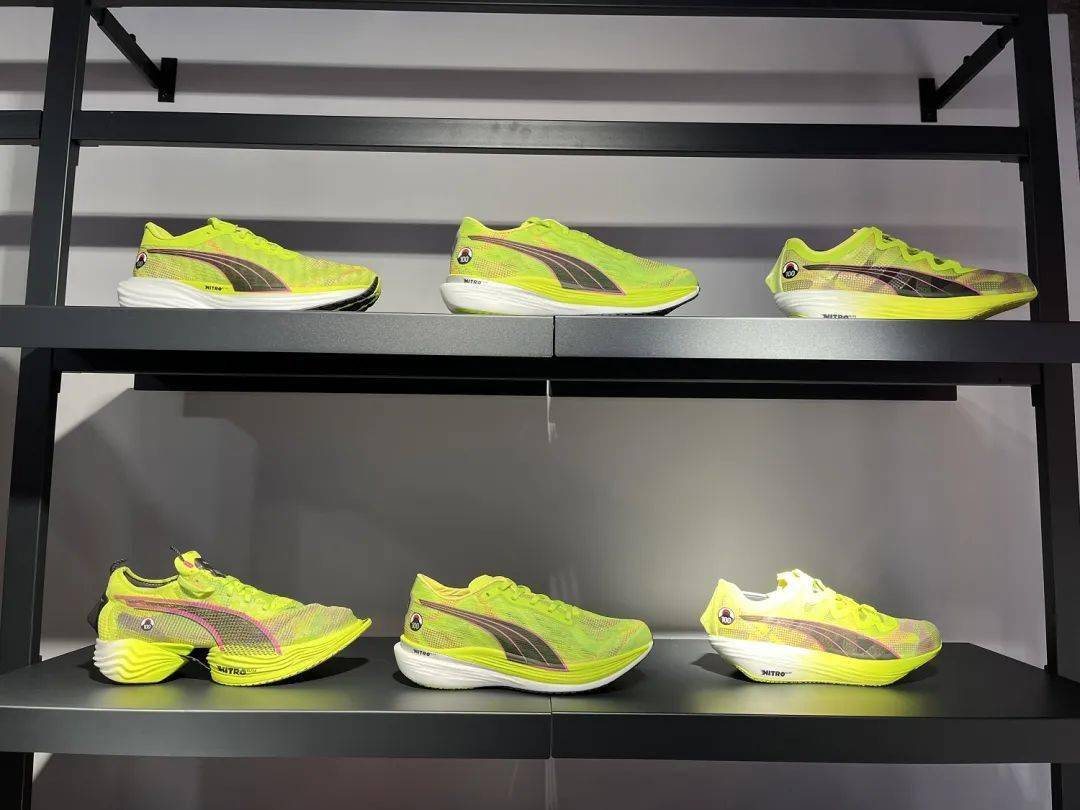 品牌理念与箱根驿传参赛队员们所传递的接力绶带元素有机融合在一起