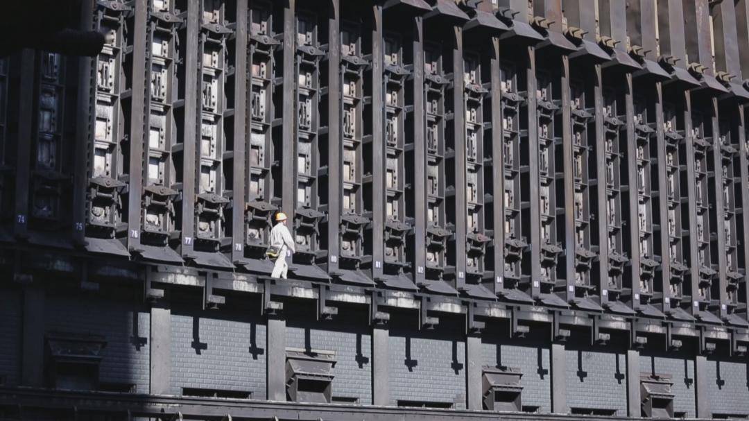 截至目前,他带领工作室成员进行技术攻关20余项,主研的"捣固焦炉scp