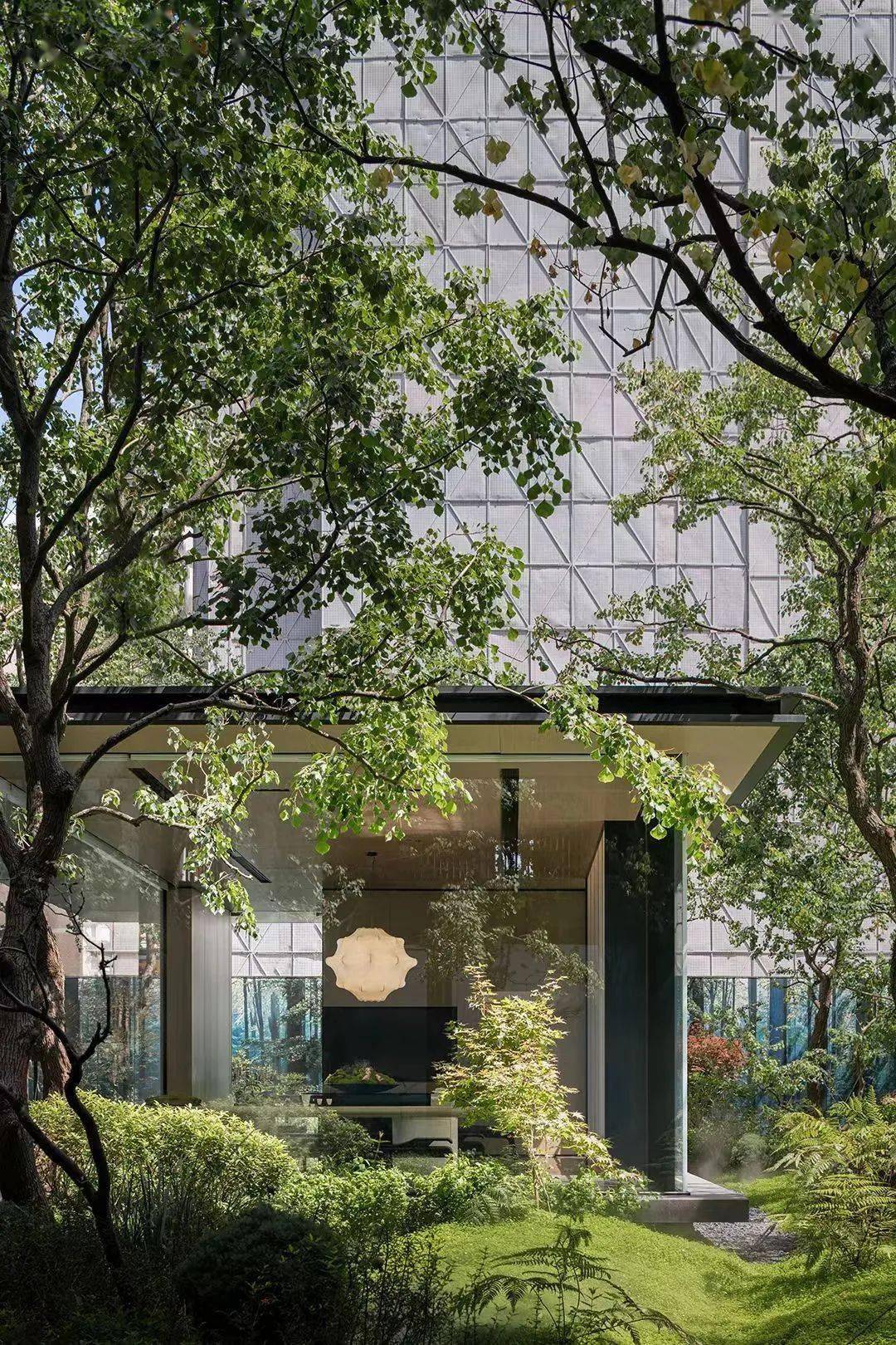 空间中的渗透与流动