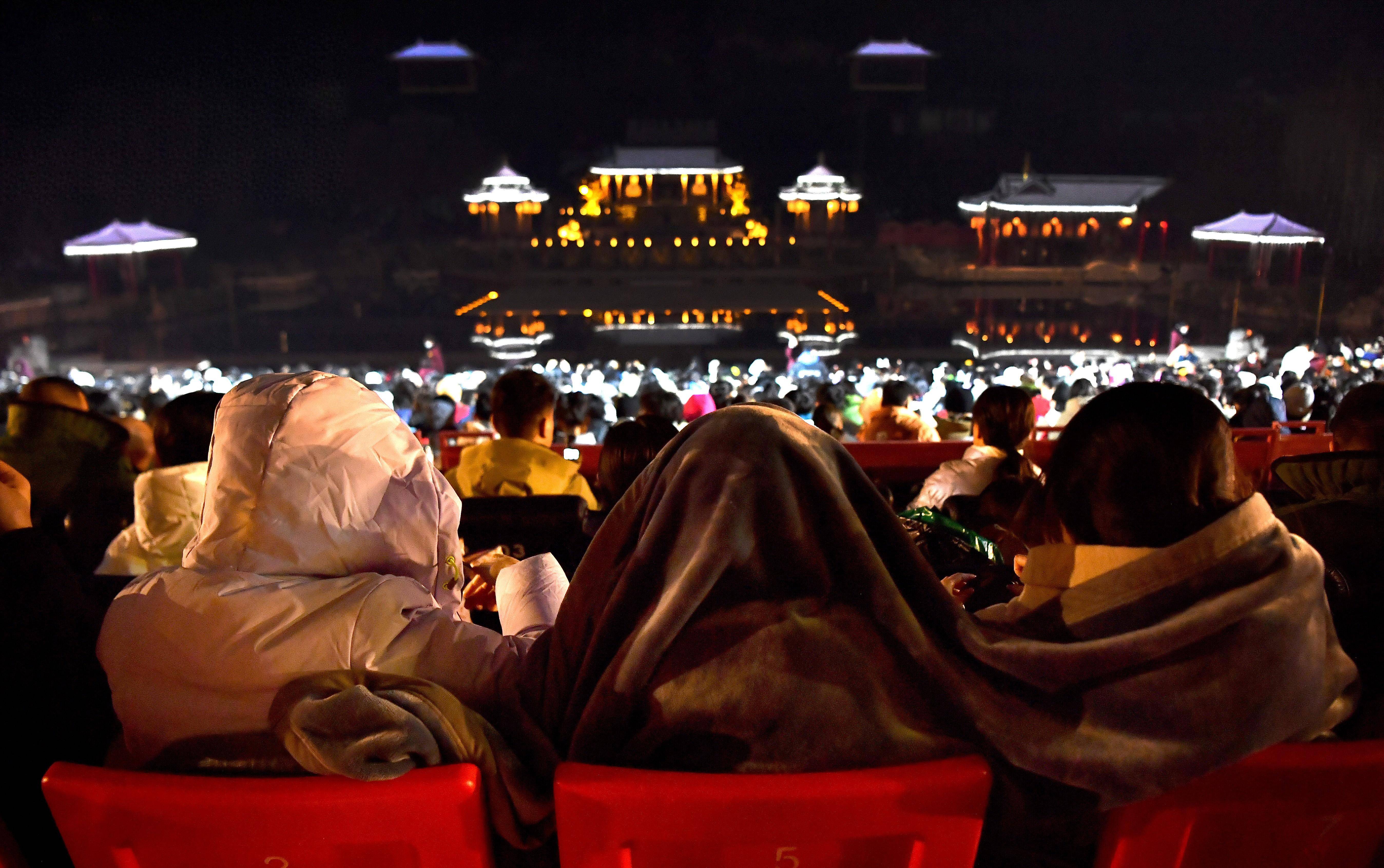 一曲冰火《长恨歌》 暖热冬日华清池(长恨歌原唱)