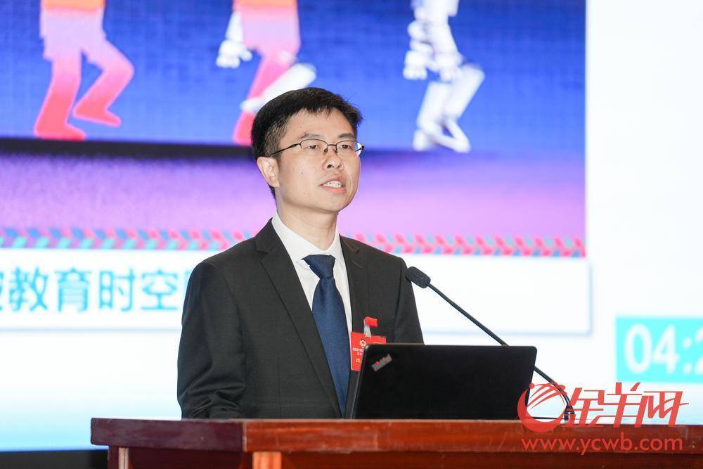 蔡昶文：人工智能引领教育融合创新，广州教育勇立时代潮头 | 广州两会