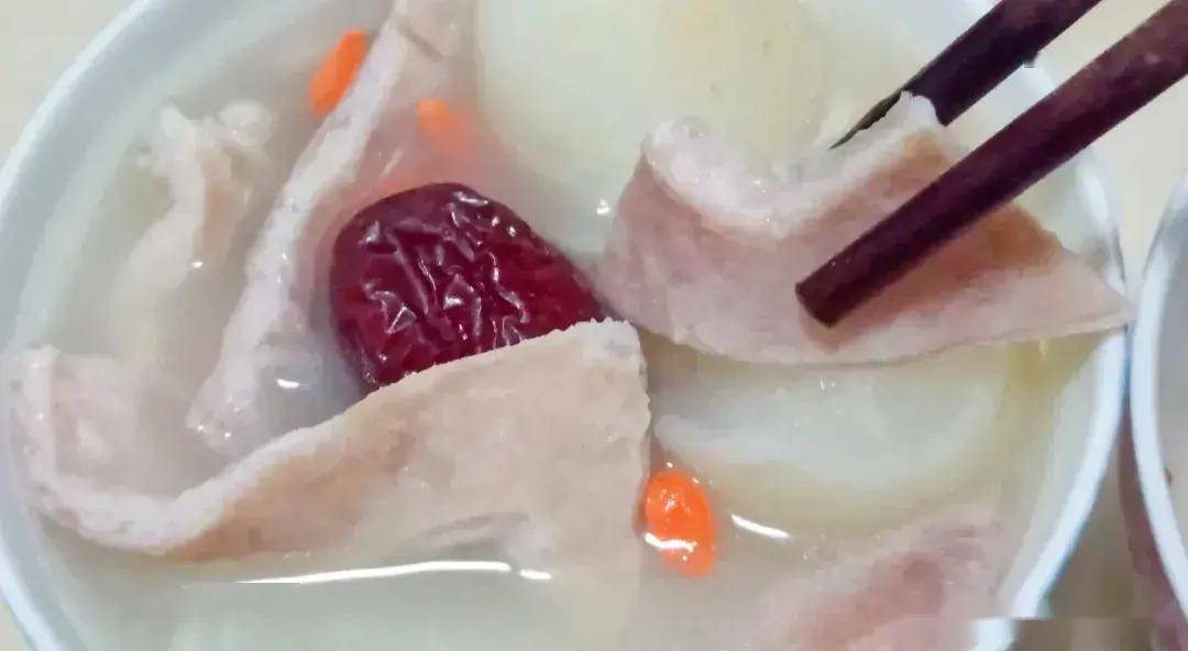 猪尿泡是好东西,经济实惠,有用又美味,这样煲汤比猪肚还好吃!