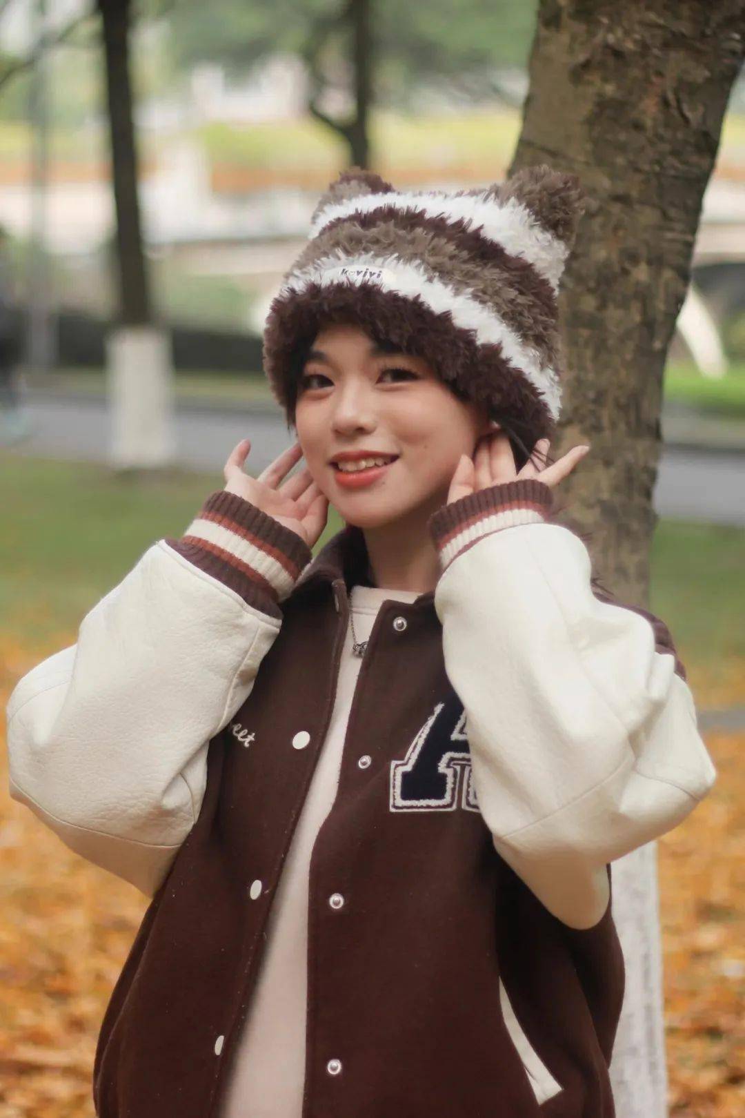 温医街拍look | 冬天拍了拍我说"又见面啦"_冬日_围巾_氛围