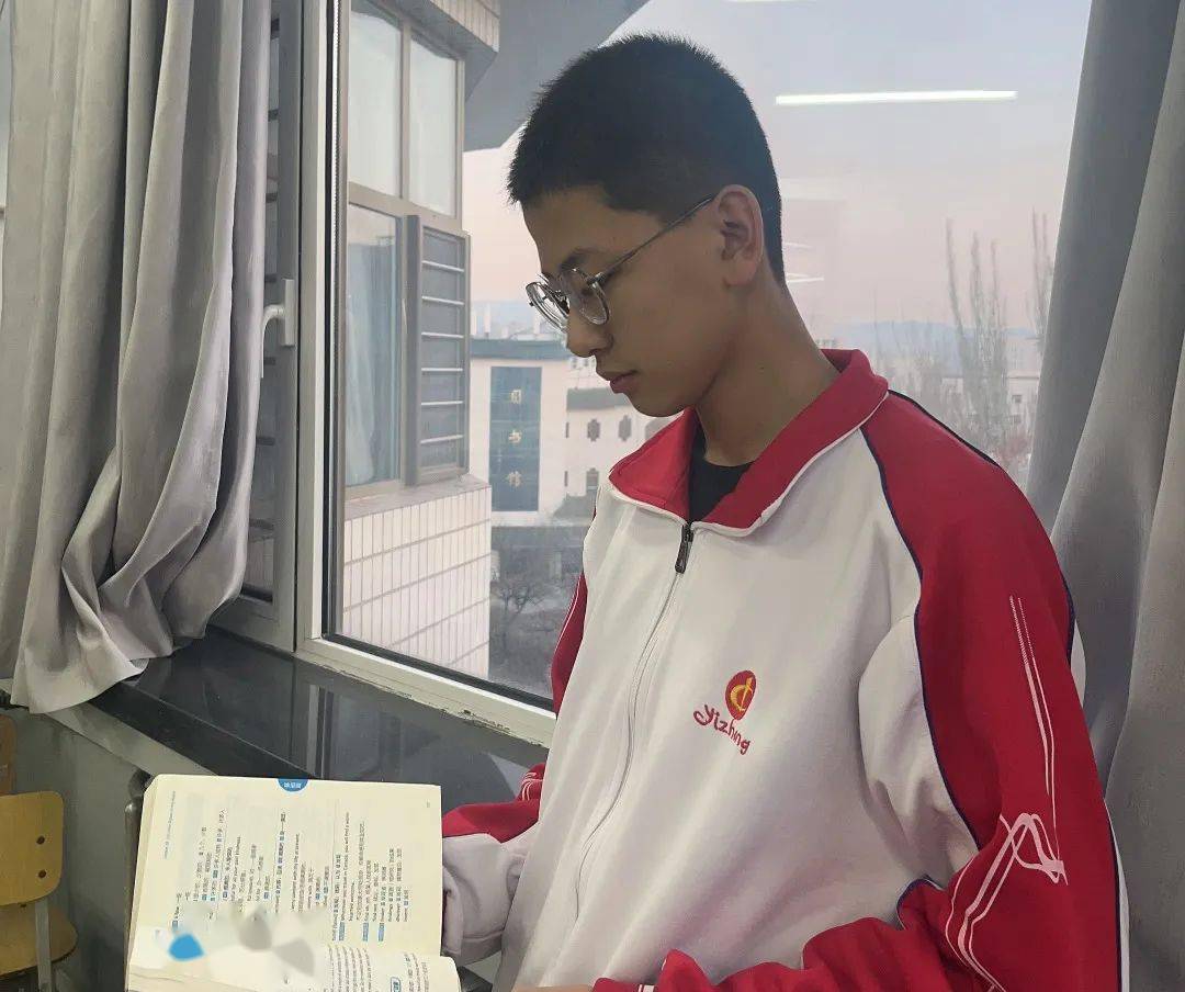 张家口一中北校区一月"月度人物"现在揭晓!_教育_教学_物理