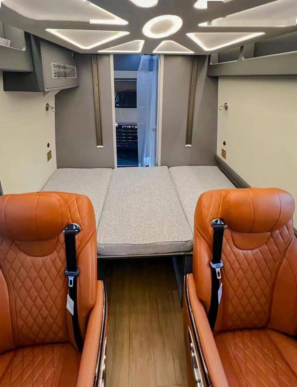 欢喜大通v90 b型房车 后置厨卫 电动吊床 尽享品质之旅_搜狐汽车_搜狐