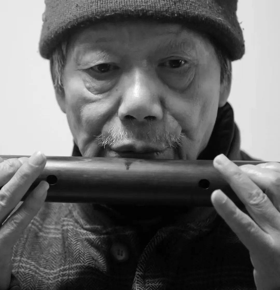 在箫笛制作方面,解决了不少制作上的难题.