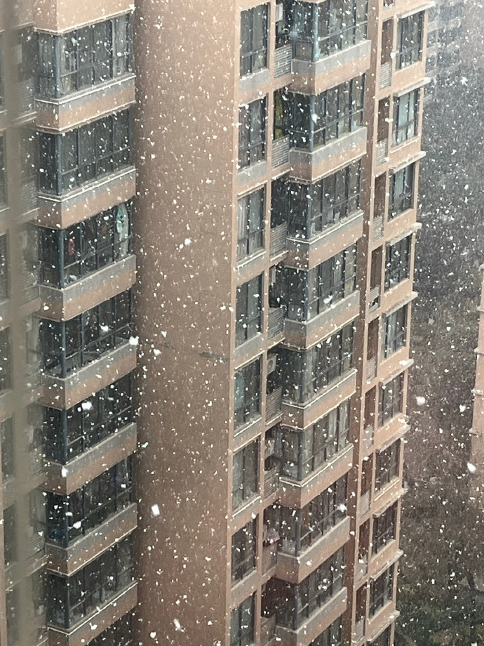 窗外下雪图片真实图片