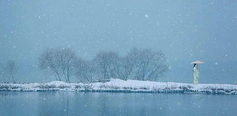 经典音乐《飘雪》你的笑容像沙雪,落在我的心里