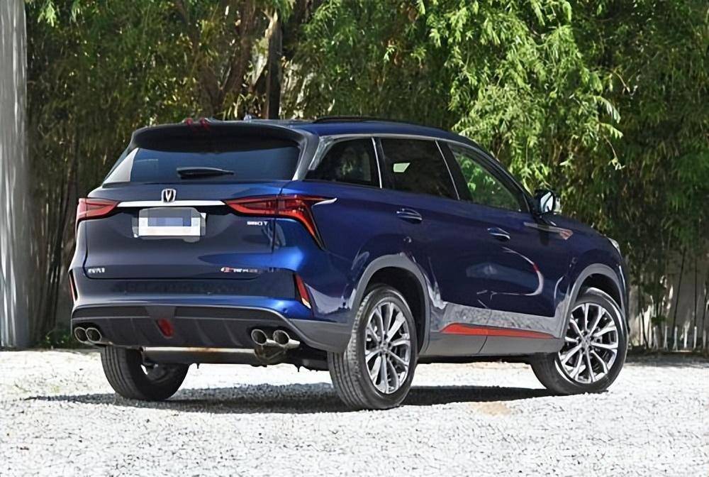 蓝鲸2.0t配爱信8at,后备动力充足,比博越大一圈,卖15万,奇骏慌了