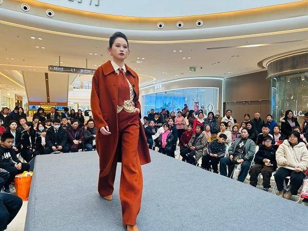 乔万尼女装两天两场"知·新"主题时装秀完美收官_品牌_时尚_中国