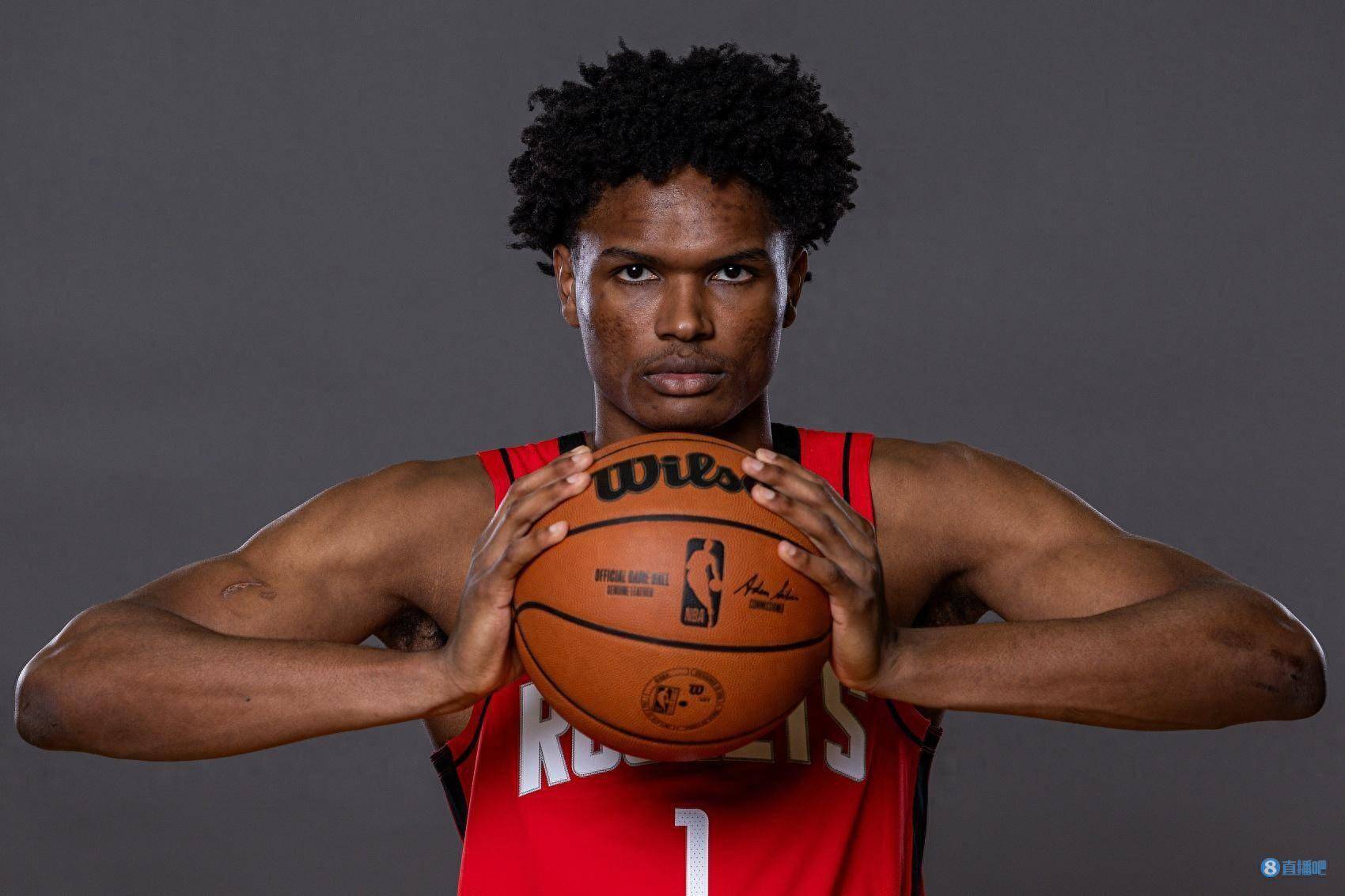 汤普森砍至少15分14板5助 火箭队史近24年首位新秀_篮板_助攻_nba