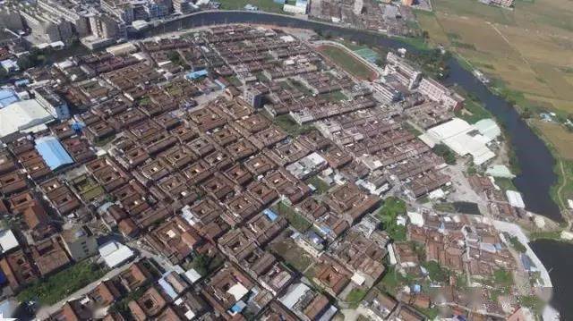 潮阳区铜盂镇铜钵盂社区,位于潮阳区西面18公里处,东接胜前,西接溪西