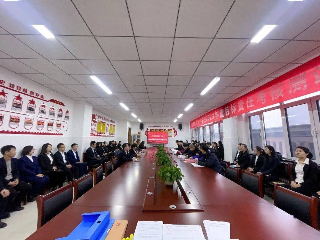 朔城区人大副主任梁耀文同志,朔城区组织部人才服务中心主任李美珍