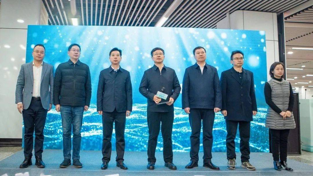 郴州市人大常委会党组成员,副主任高爱国,郴州市教育局党委书记,局长