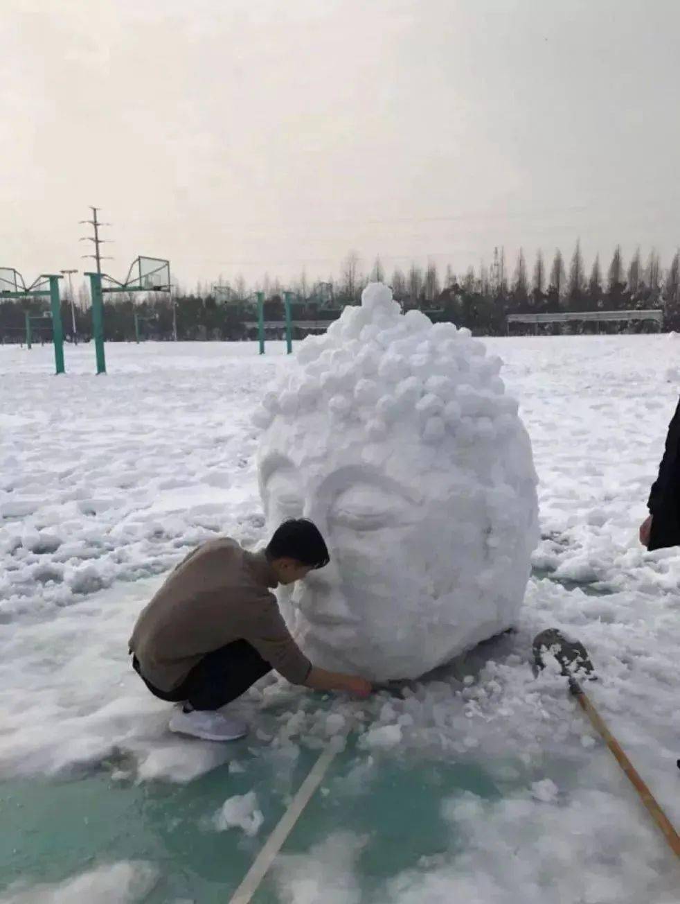 谁堆的雪人?笑死了,真是太有才了!_大哥_冰天雪地_哈尔滨