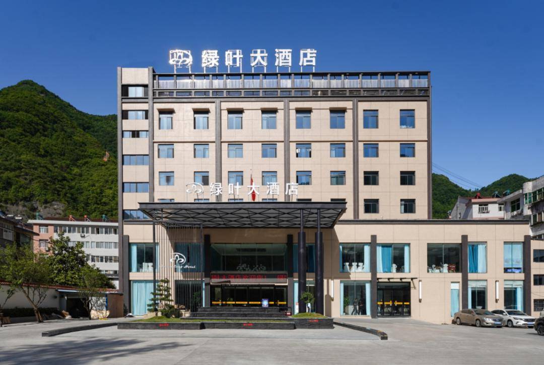 云玺嘉年酒店云玺嘉年酒店坐落于镇巴县城中心地段,是一家集商务,休闲