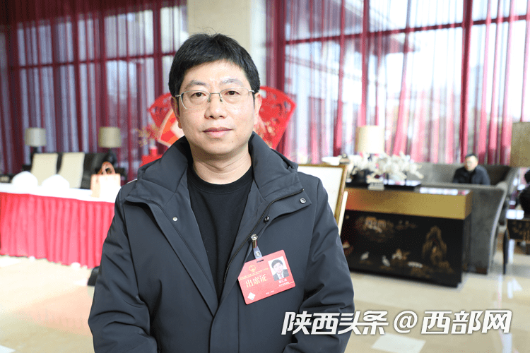 陕西省人大代表,汉中金邦置业有限公司董事长张仁杰张仁杰表示,随着