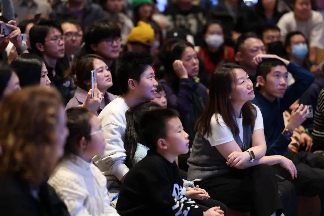 親耳聽到郎朗在 apple store 演奏的中國古典名曲《茉莉花》,就能