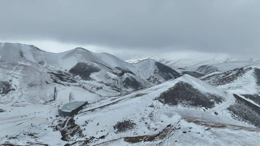 会泽大海草山雪景图片