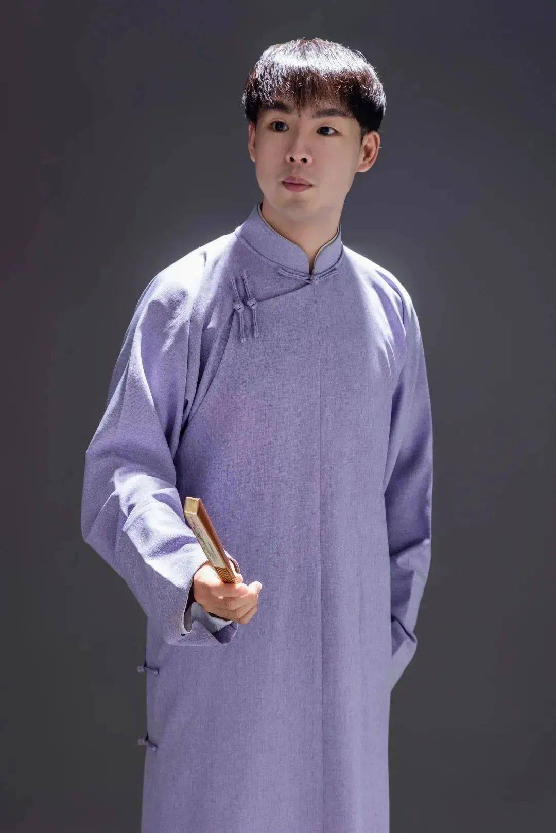 先后荣获第七届"北京喜剧幽默大赛"优秀作品奖,第十一届北京青年相声