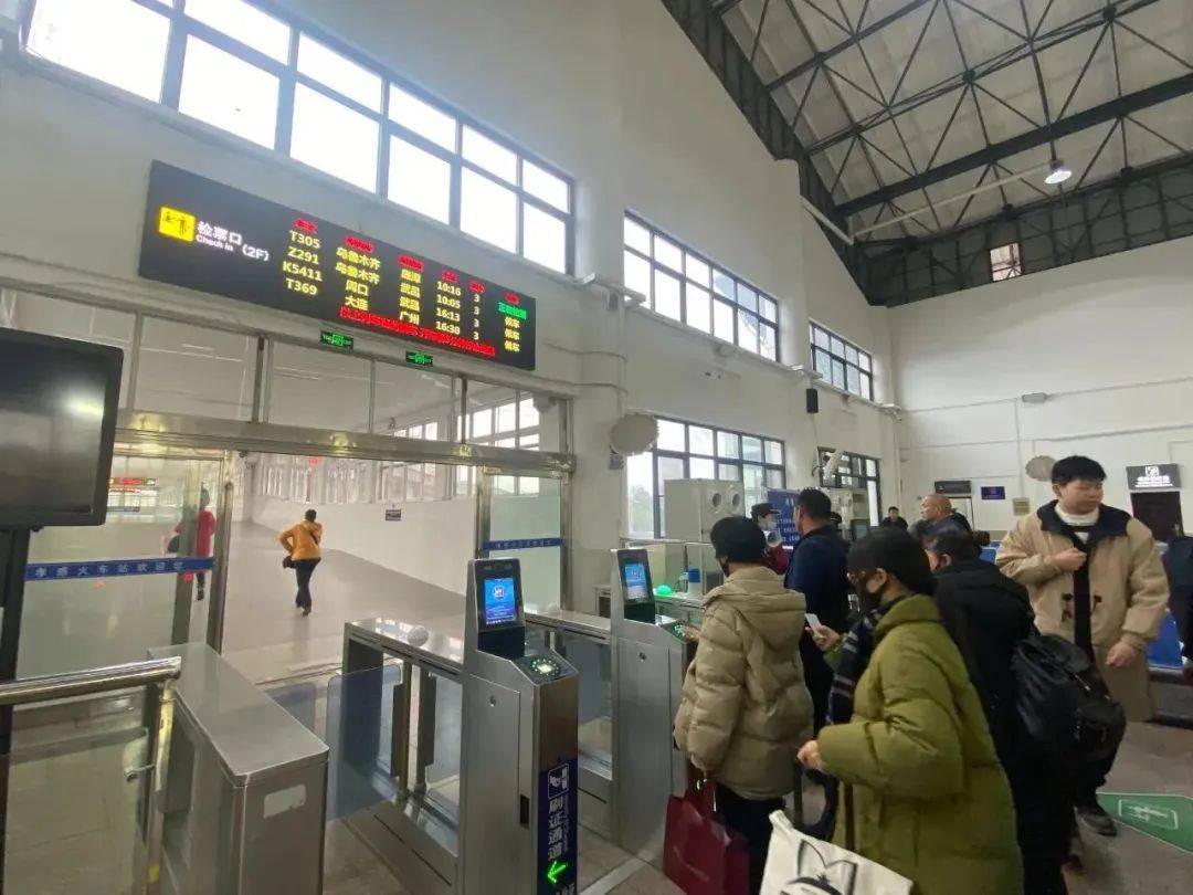 春运首日!城区各客运站点井然有序_孝感_旅客_进站