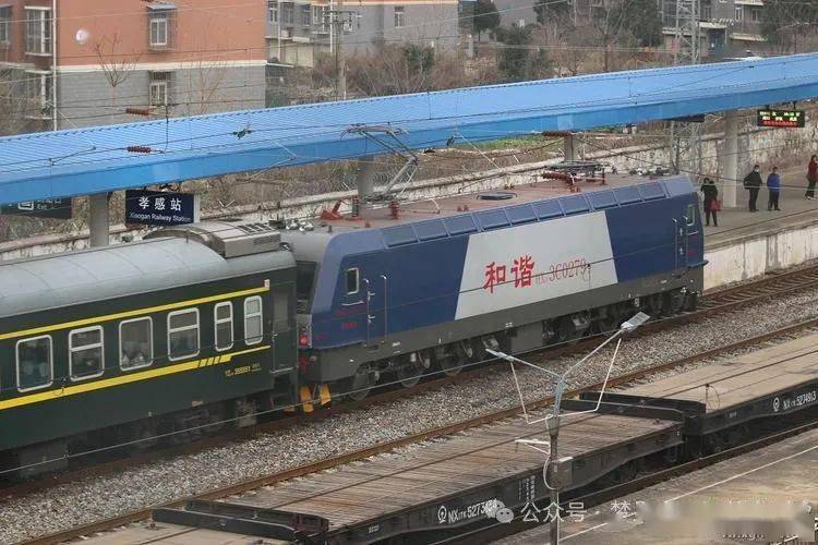 哪怕一路风尘,回家也是幸福:春运首日直击孝感三大站_旅客_车站_进站