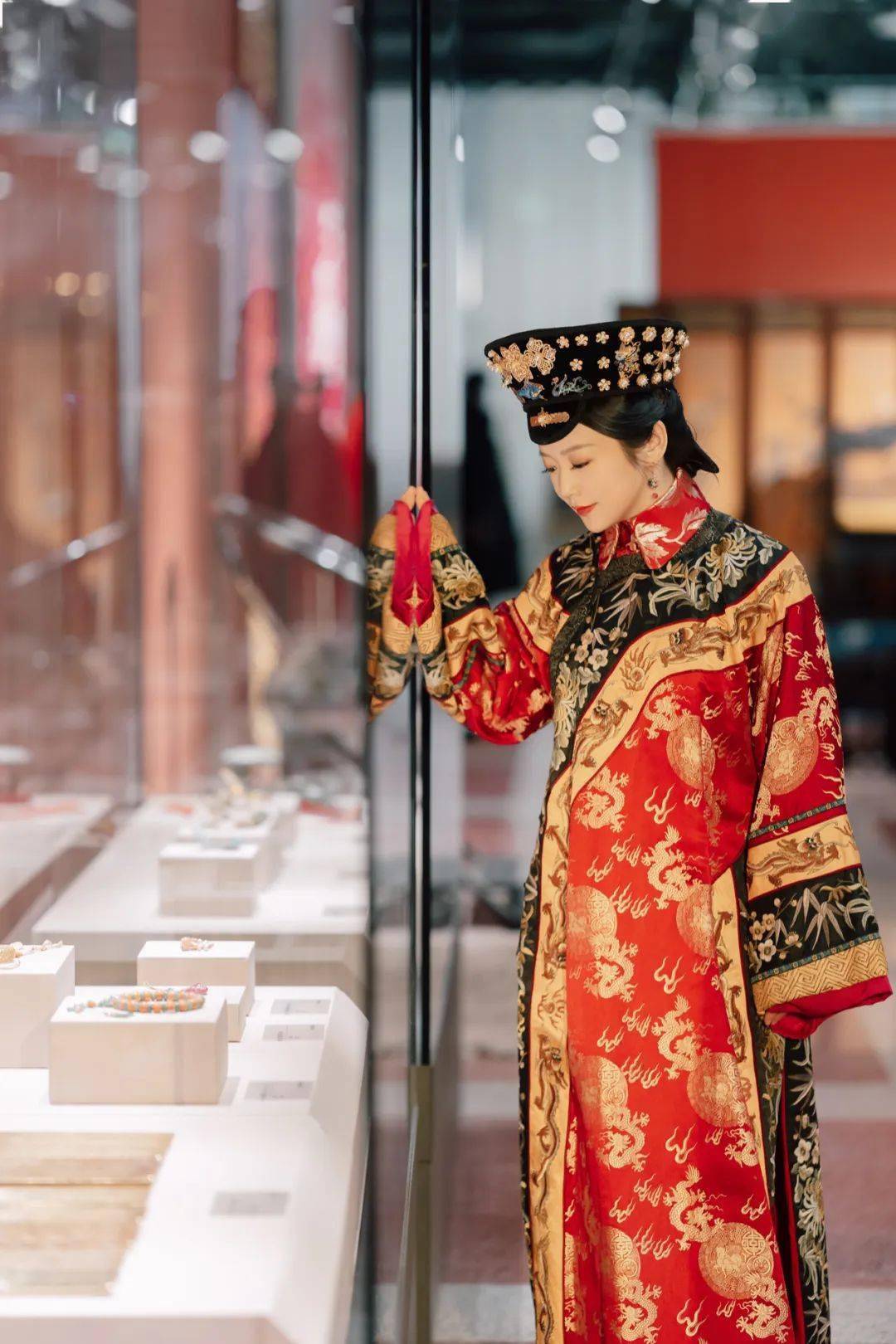 艾诚主持中华婚庆展 新婚古装带你穿越_北京展览馆_传统_摄影