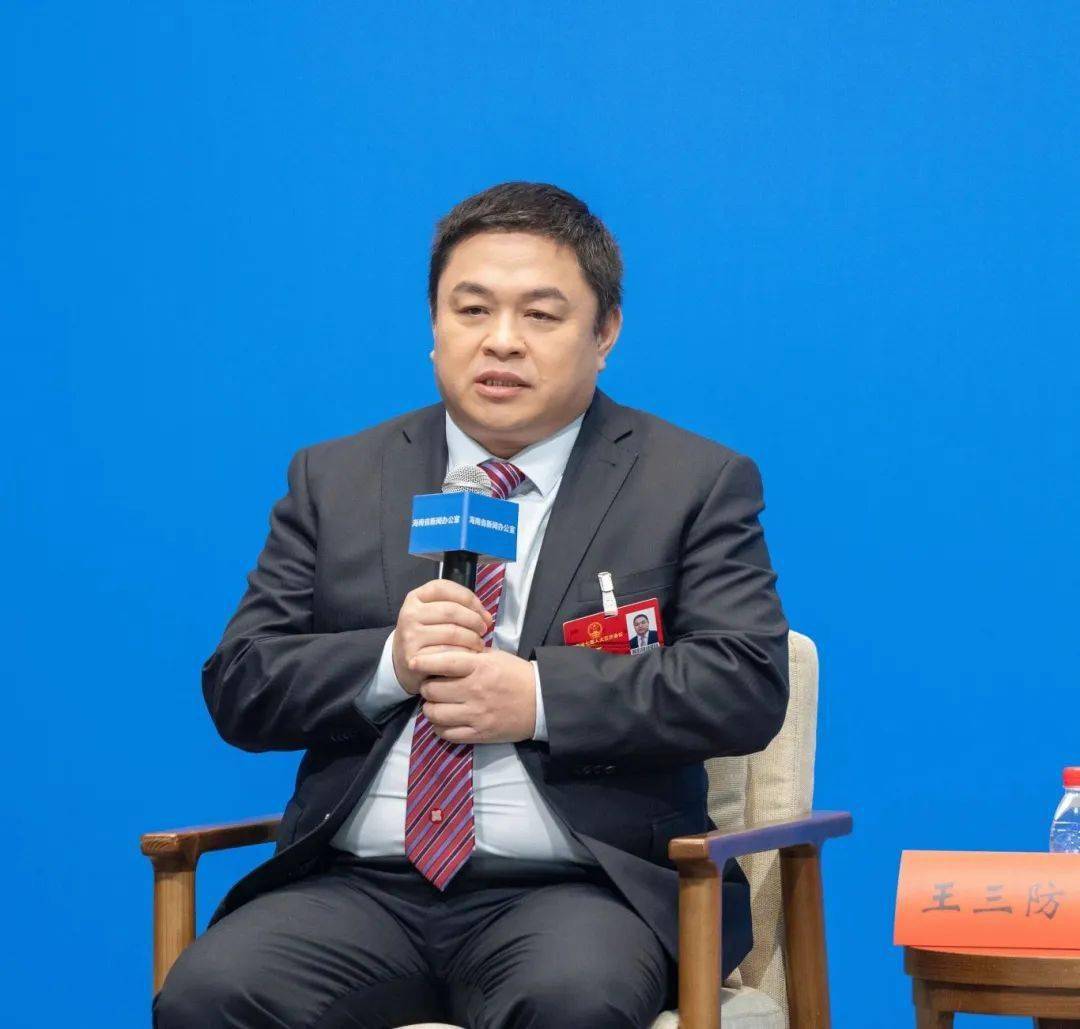 海南省人大代表,中共万宁市委副书记,市人民政府市长王三防介绍,在