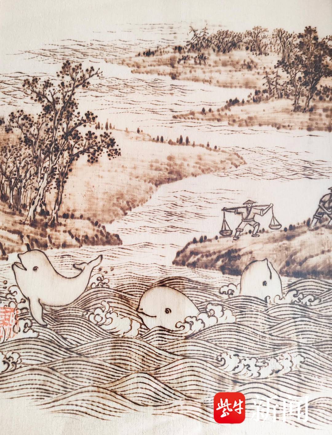 小学生学习承继"扬州烙画",以烙铁为笔描绘"微笑天使",他们创作的"网