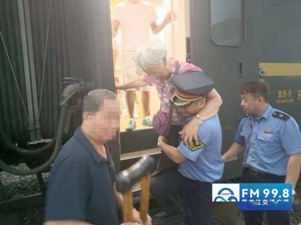 在火车上,他们唱起了歌……_刘超权_哈尔滨_工作