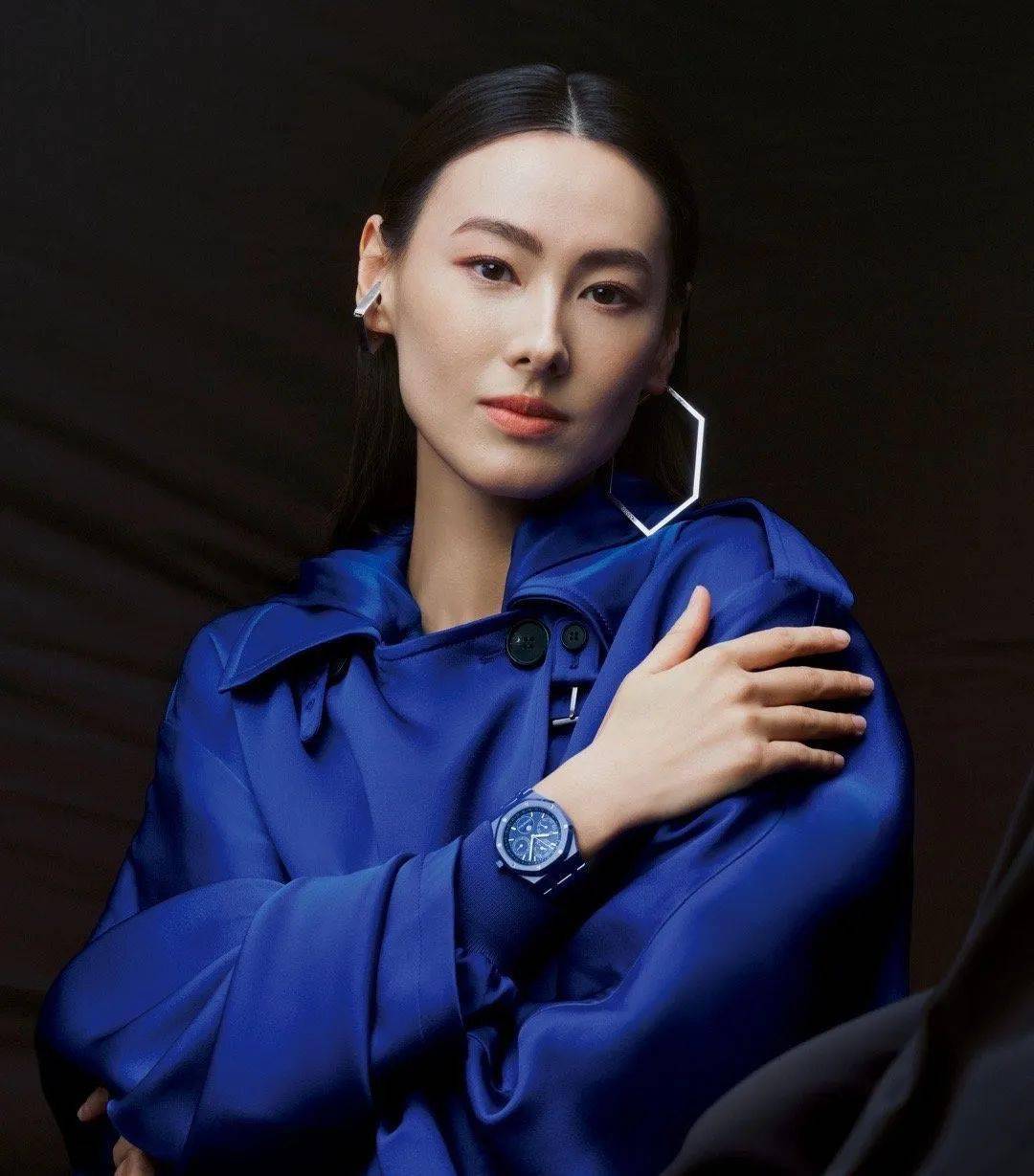 梁洛施罕见发声:他很富有,我很爱很爱他_李泽楷_生活_事业