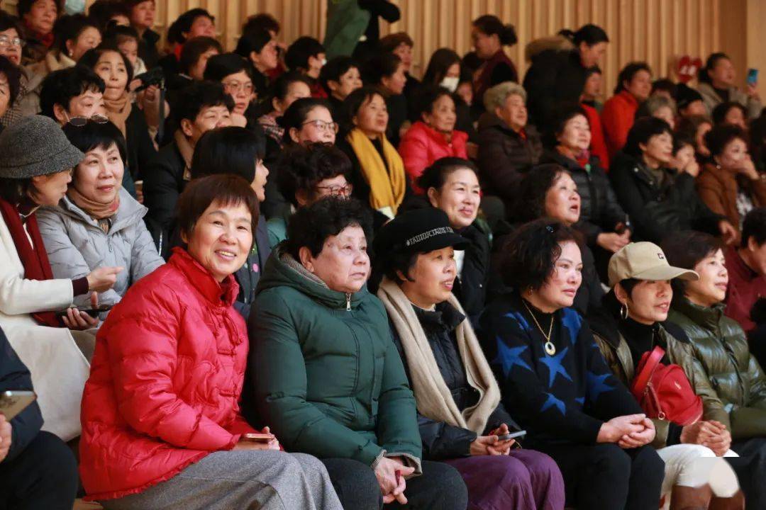 《祖国万岁》▲小组唱:《送别》▲排舞:《七朵莲花》▲小组唱:《忏悔