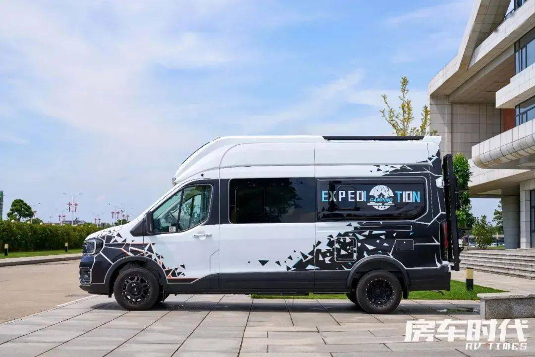 23 南京房车展丨全能跨界 玩转出游——江铃原厂大海牛v363pro_搜狐