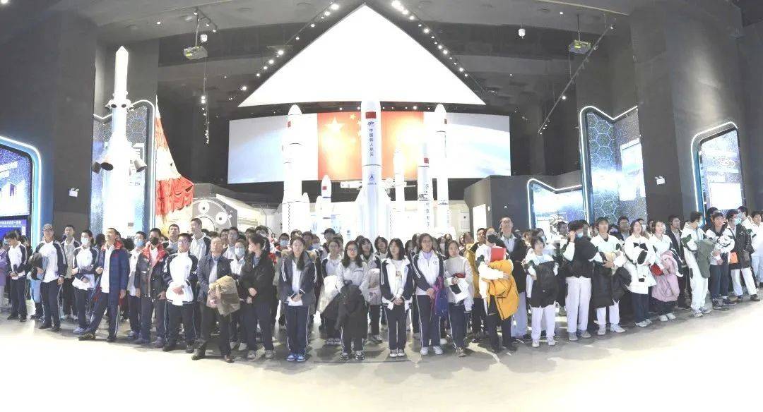 精神启示学子自强:海淀实验中学"中国梦·航天情"钱学森班践行团赴