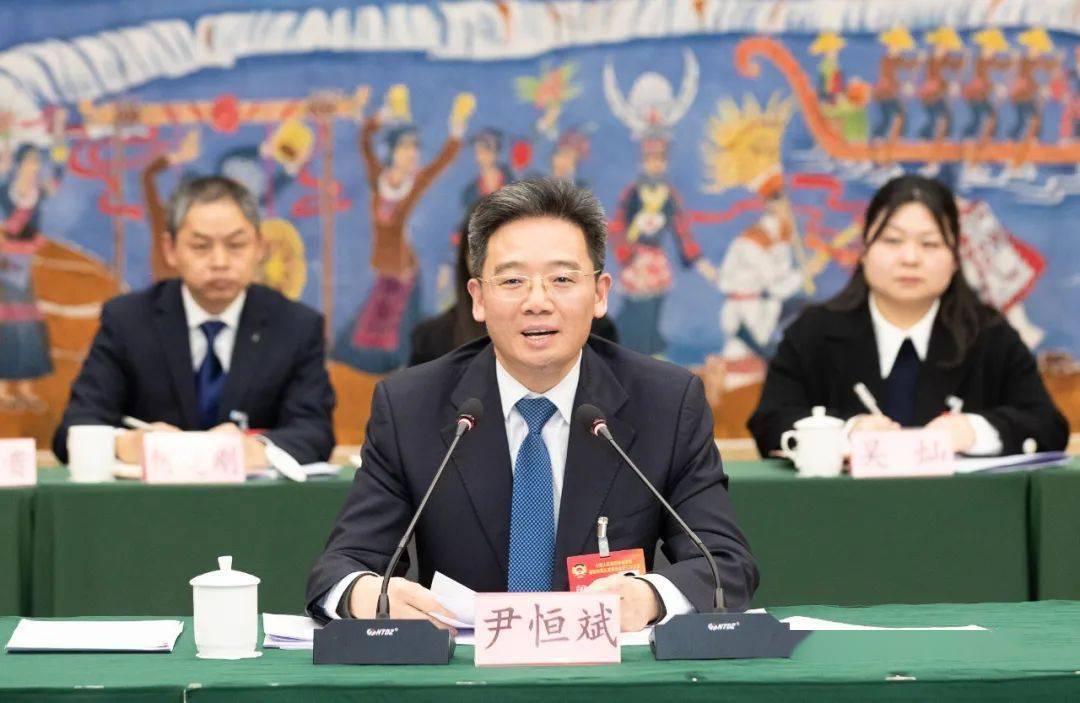 尹恒斌参加市政协五届三次会议教育,医药卫生界分组讨论_民生_的发展