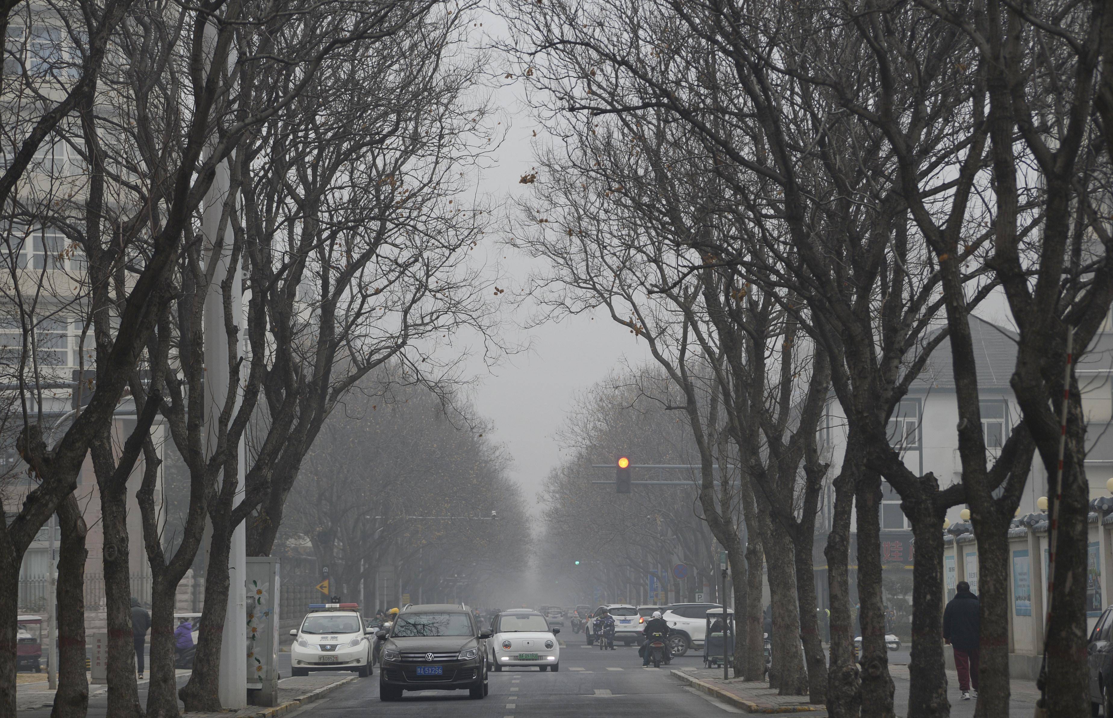 郑州雨雪将至,雾霾笼罩