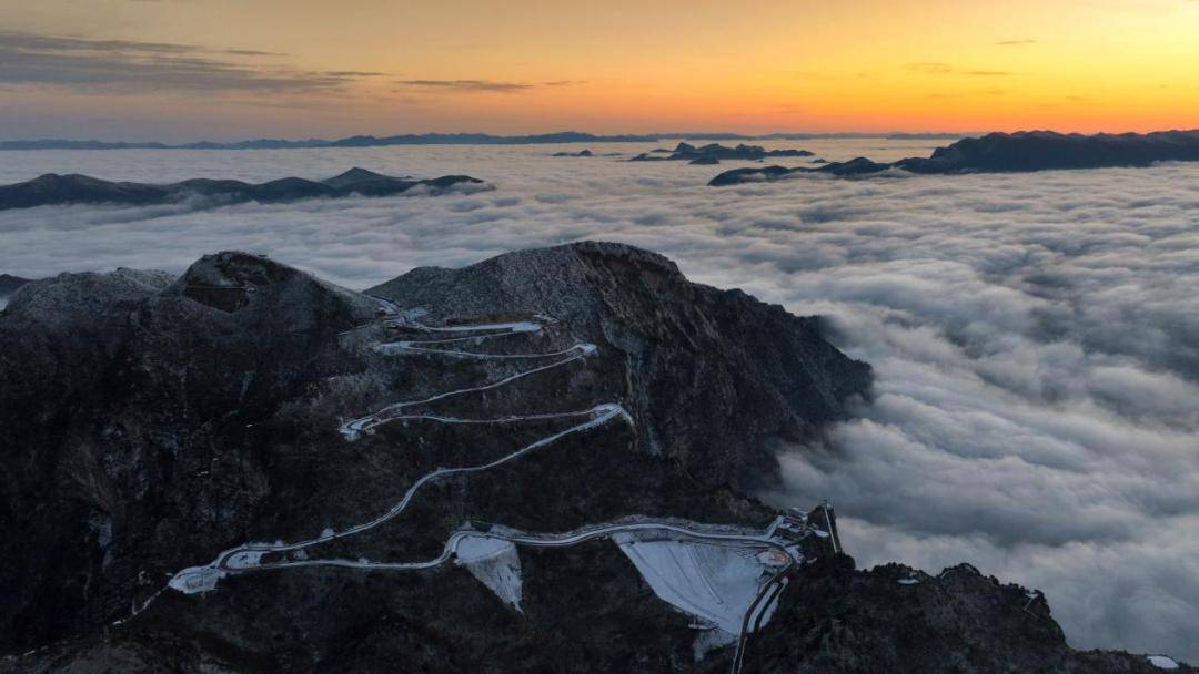 万源:冰雪美景八台山