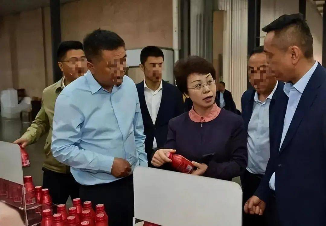 贵州落马女高官逮捕细节曝光:长相不俗气质佳,主动带好换洗衣服_钟阳