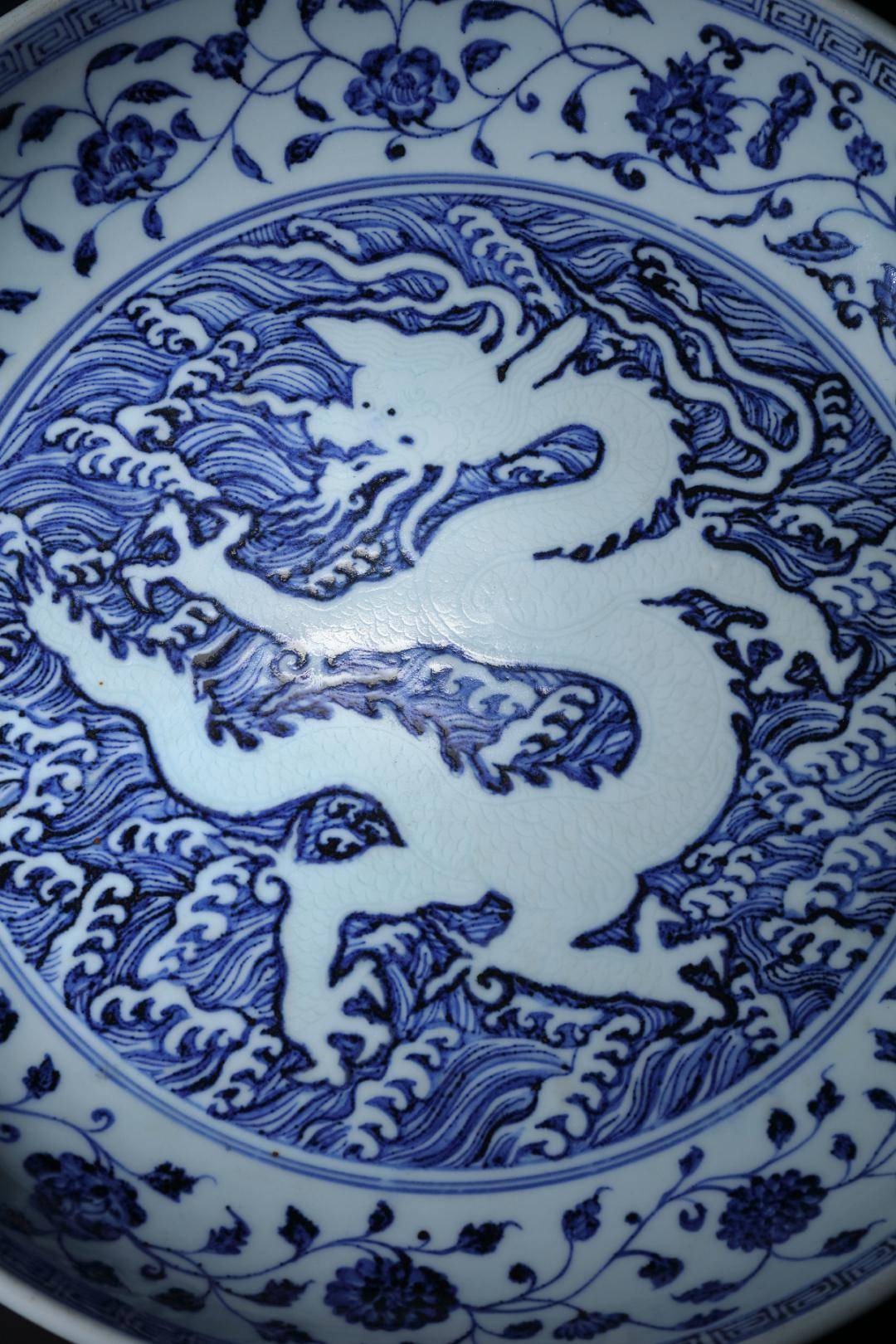 龙纹古瓷精品件件都很珍贵