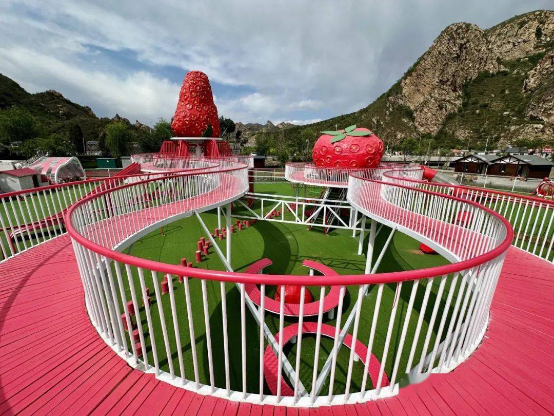 今年在原有的萌宠乐园和歓乐谷两个景区基础上又增加了枫水湾室外水