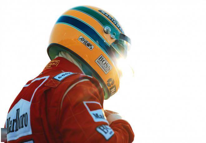 剧集《塞纳》发布幕后照 聚焦f1车神的飞驰人生_大奖赛_赛道_圣马力诺