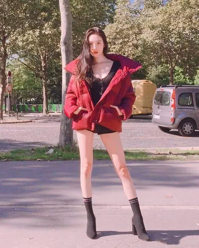 真的是腿精本精了如此完美的比例腿长110cm身高166cm她反而靠一双逆天